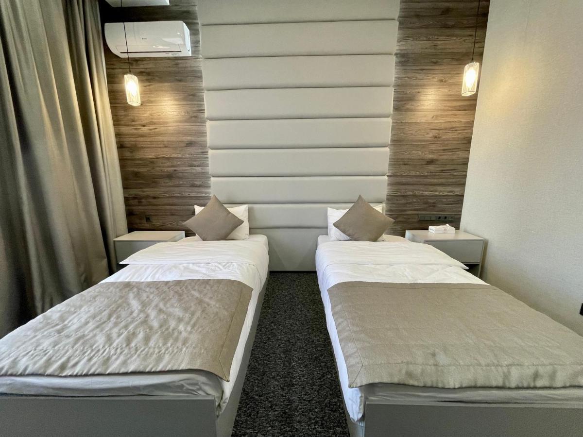Terrasse Hotel & Bar 비슈케크 외부 사진