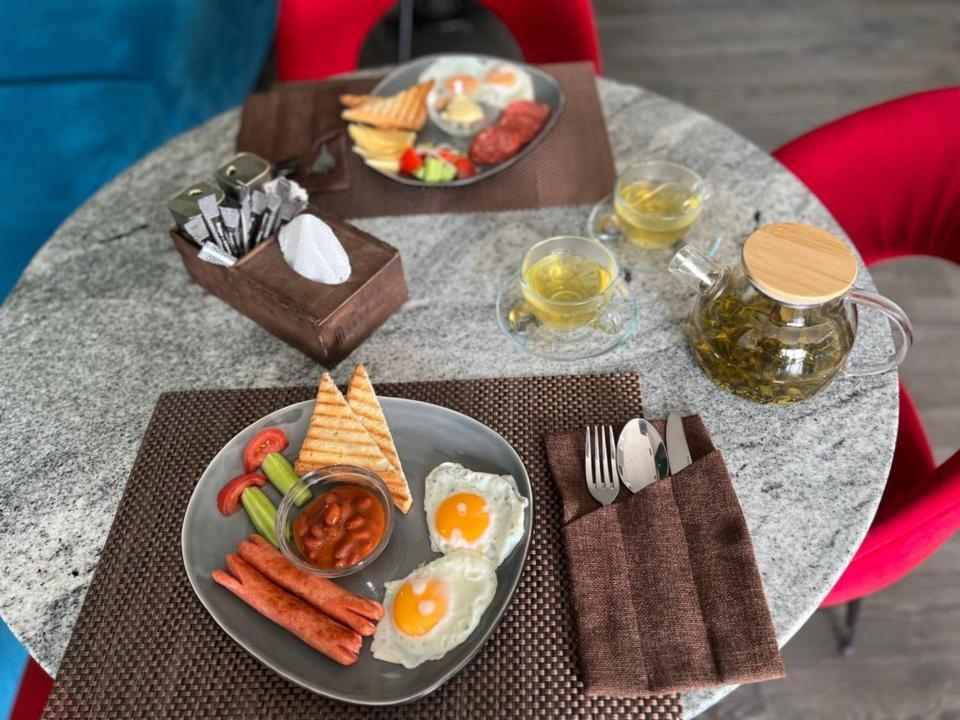 Terrasse Hotel & Bar 비슈케크 외부 사진